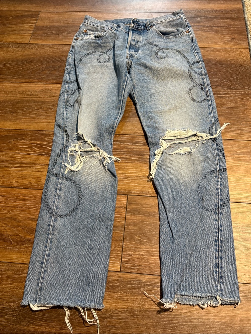 Levi's 501 button fly nautical rope print crop rigid jeans size
27 x 28